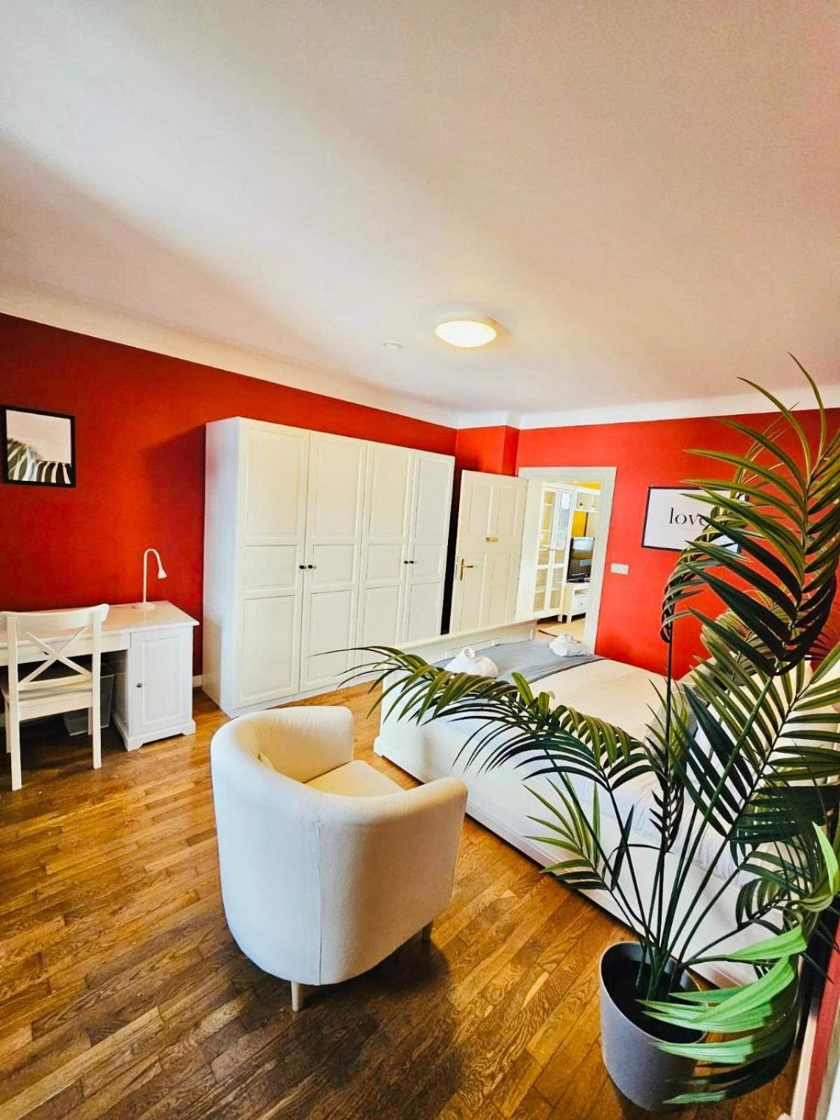 Cozy One Bedroom Retreat In Luxembourg-limp17a Luxemburgo